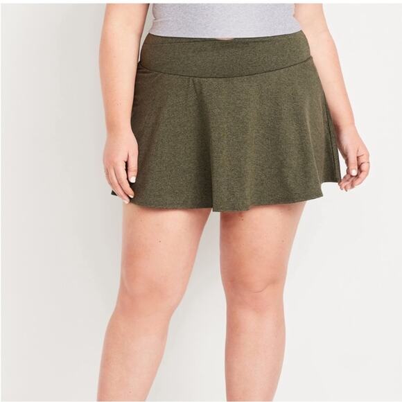 Old Navy Alpine Tundra Extra High-Waisted CloudComfy Skort - Picture 4 of 10